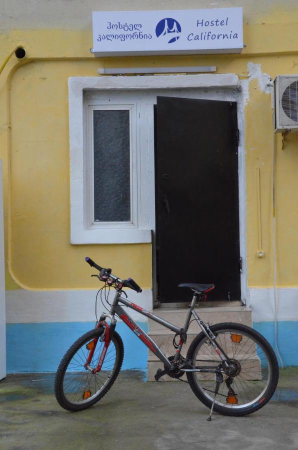 Hostel California Batumi Exterior foto